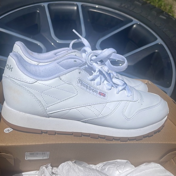 Reebok Classic Size 8 - Picture 4 of 6